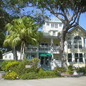 https://river-lily-inn-bed-and-breakfast.thedaytonabeachhotels.com